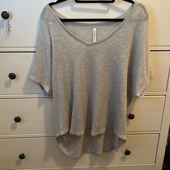 Aritzia-Group Babaton Taurus Shirt - Picture 1 of 5